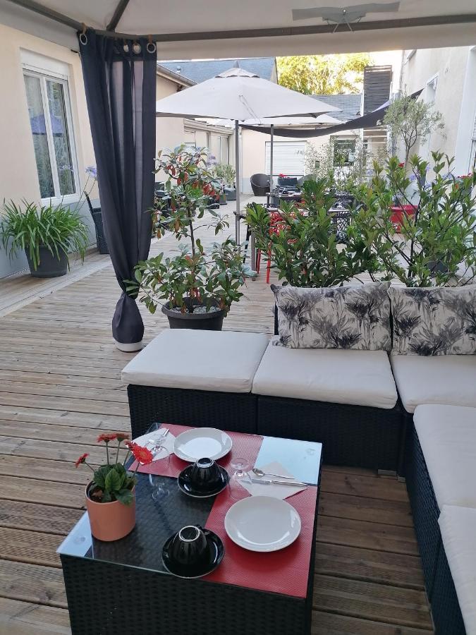 Hotel Le Charleston เลอม็องส์ ภายนอก รูปภาพ