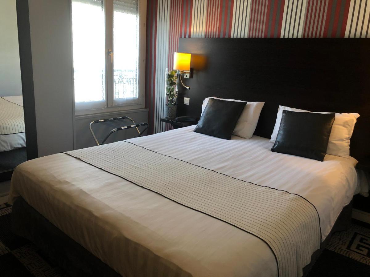 Hotel Le Charleston เลอม็องส์ ภายนอก รูปภาพ