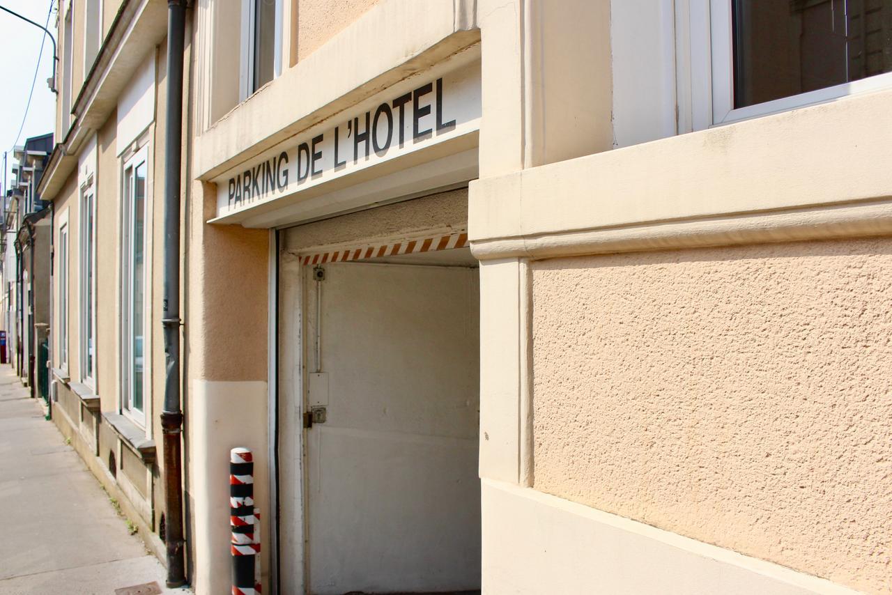 Hotel Le Charleston เลอม็องส์ ภายนอก รูปภาพ